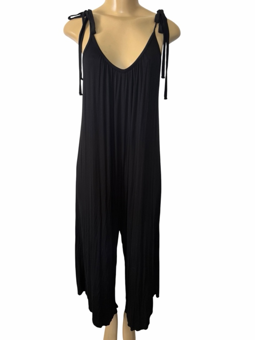 Carly Jean Los Angeles Reese Black Jumper Size medium